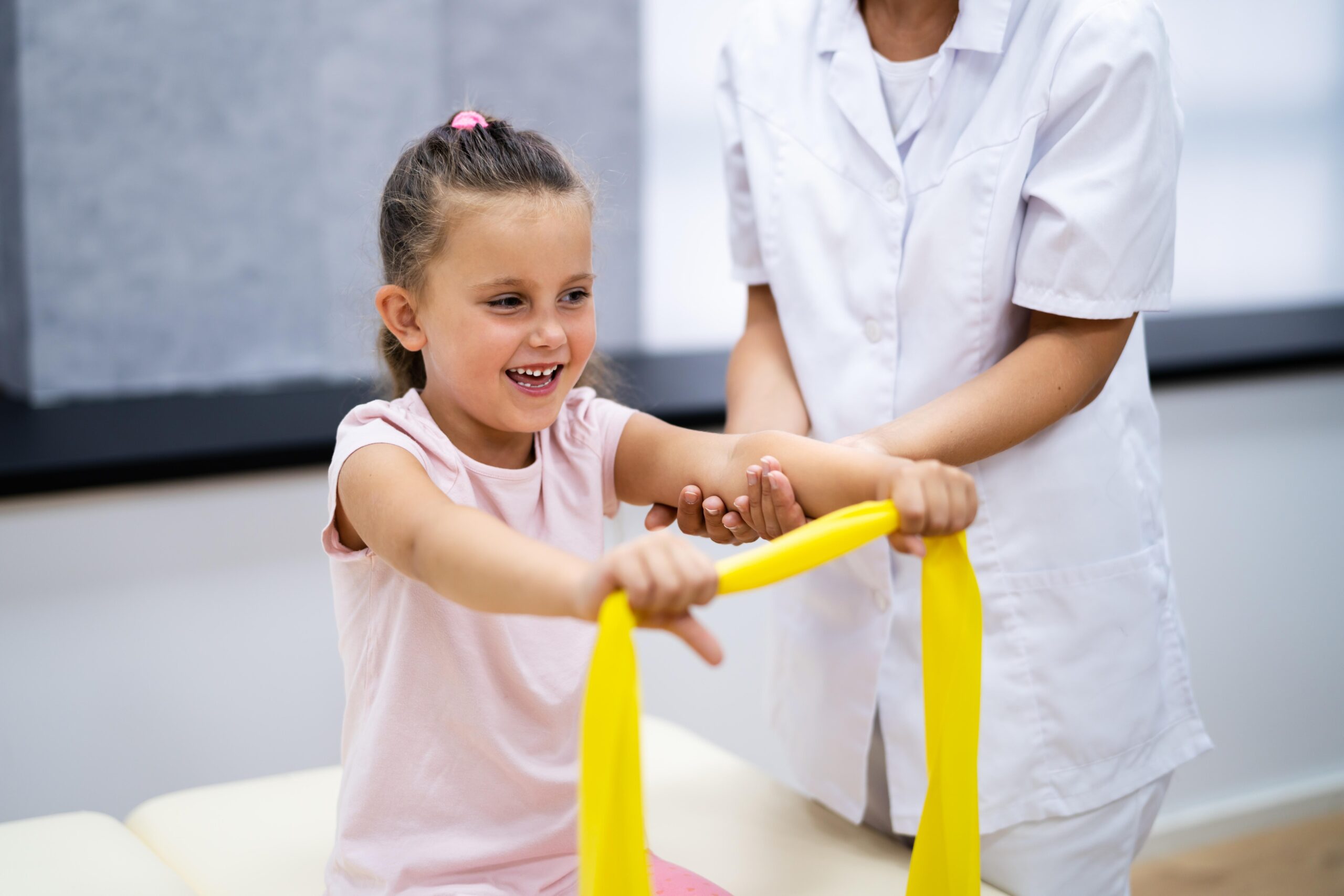 Kinderphysiotherapie nach Bobath Konzept Behandlung eines Kindes